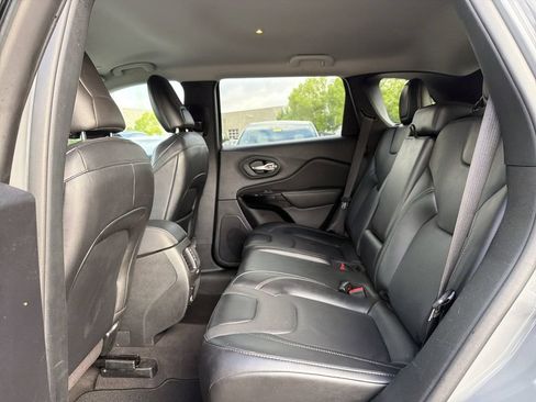 Used 2023 Jeep Cherokee Altitude Lux AWD/4WD image 13