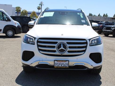 Used 2025 Mercedes-Benz GLS 450 4MATIC image 2