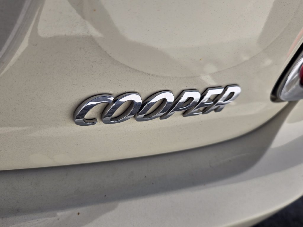 Used 2019 MINI Cooper 2-Door Hardtop FWD image 11