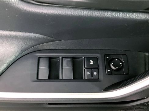 Used 2019 Toyota RAV4 LE w/ All Weather Liner Package AWD/4WD image 34