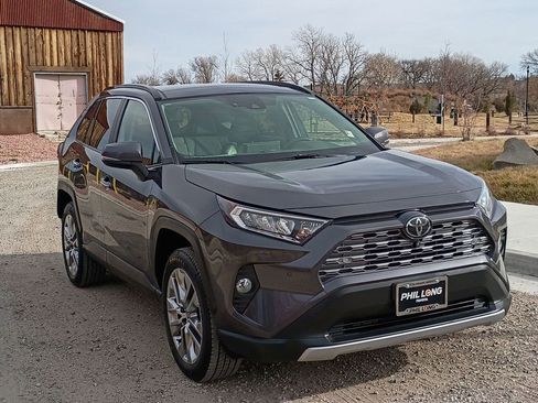 Used 2021 Toyota RAV4 Limited image 8