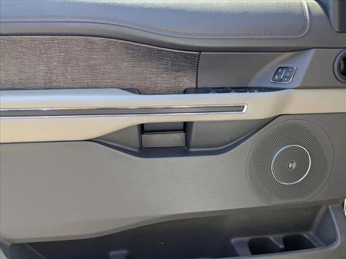 Used 2019 Ford Expedition Limited w/ Special Edition Package image 10