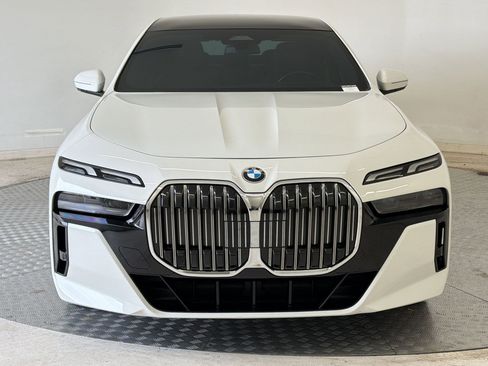 Certified 2024 BMW 760i xDrive AWD/4WD image 6