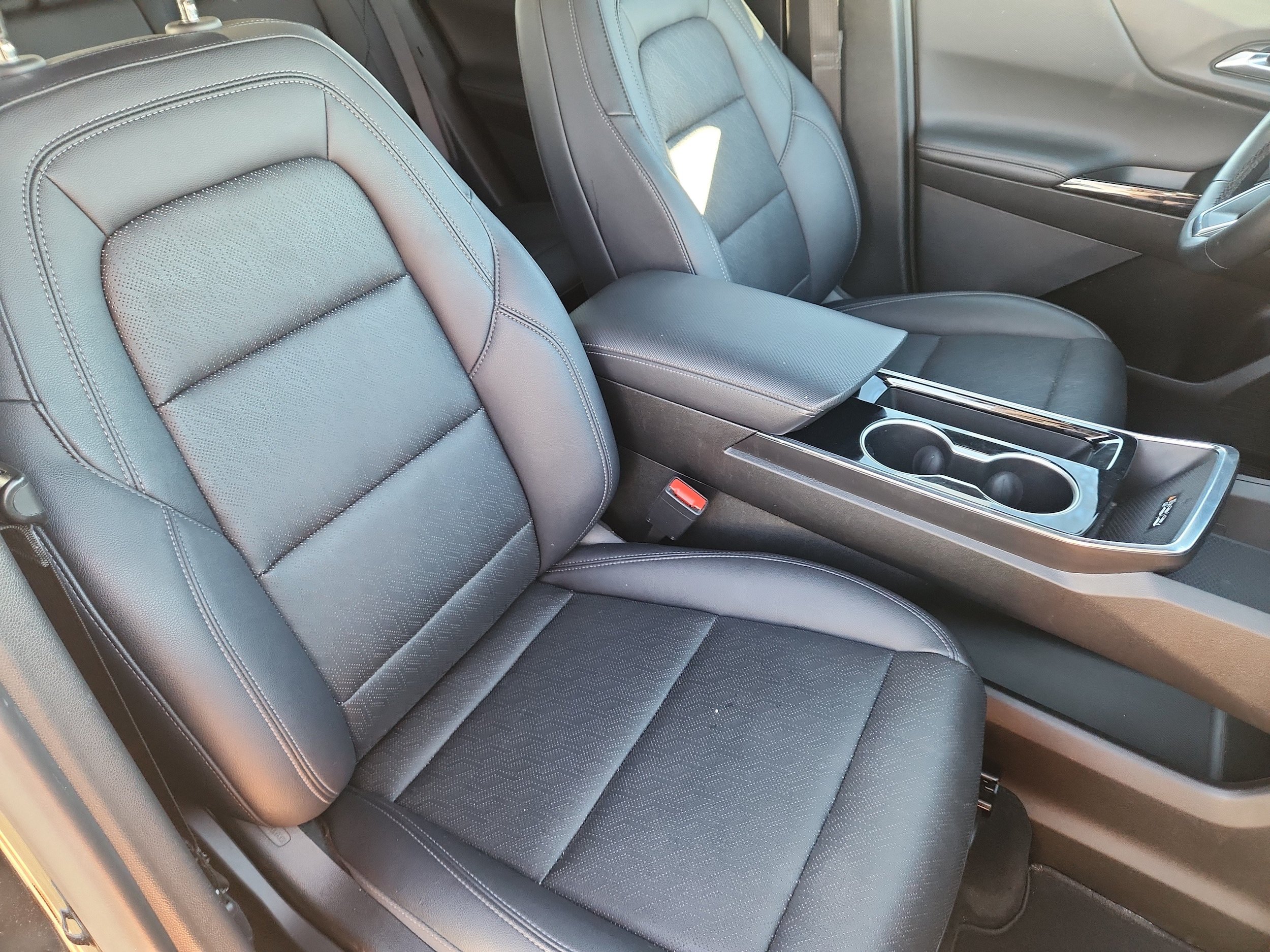 Used 2025 Chevrolet Equinox LT w/ Convenience Package II AWD/4WD image 14