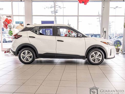 Used 2022 Nissan Kicks S image 10