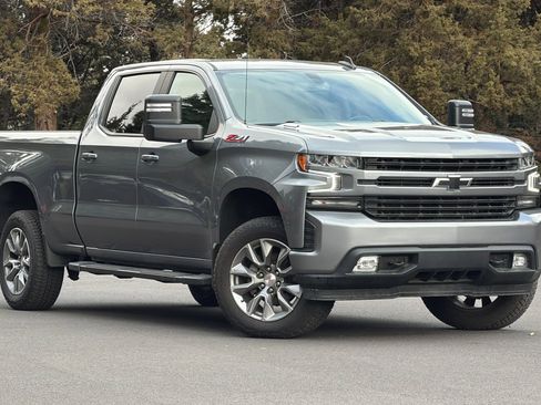Used 2022 Chevrolet Silverado 1500 RST image 2