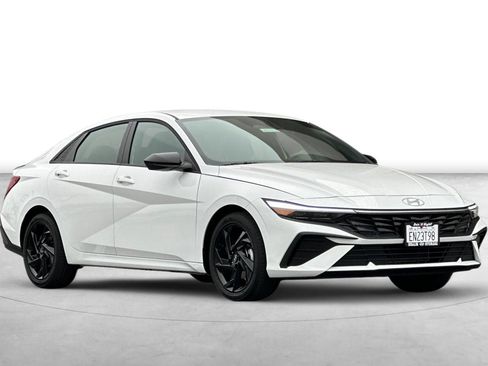 Certified 2026 Hyundai Elantra Sport FWD image 11