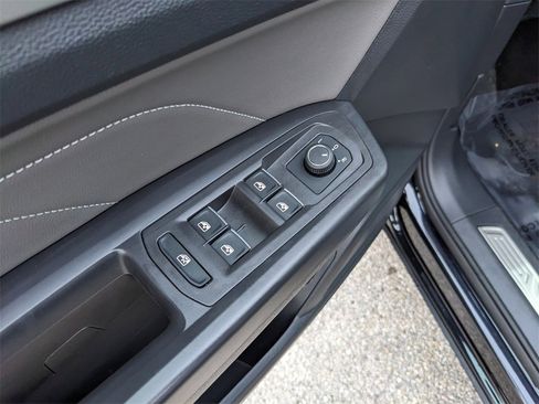 Certified 2023 Volkswagen Atlas SE image 23