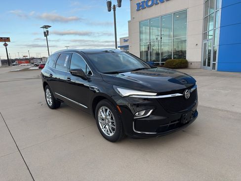 Used 2023 Buick Enclave Essence w/ Experience Buick Package image 3