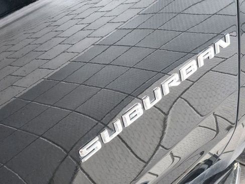 Used 2025 Chevrolet Suburban LS image 10