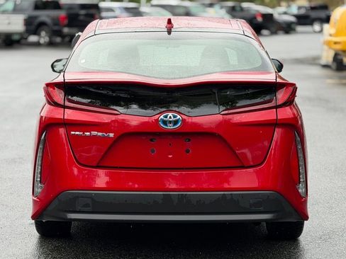 Used 2021 Toyota Prius Prime LE FWD image 4