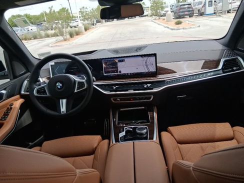 Used 2026 BMW X5 xDrive40i w/ M Sport Package AWD/4WD image 10