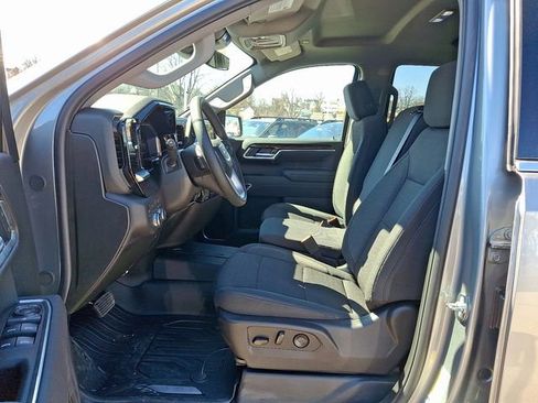 New 2026 GMC Sierra 1500 SLE image 14