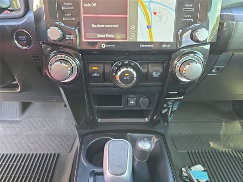 Used 2024 Toyota 4Runner TRD Off-Road Premium w/ Moonroof Package AWD/4WD image 28