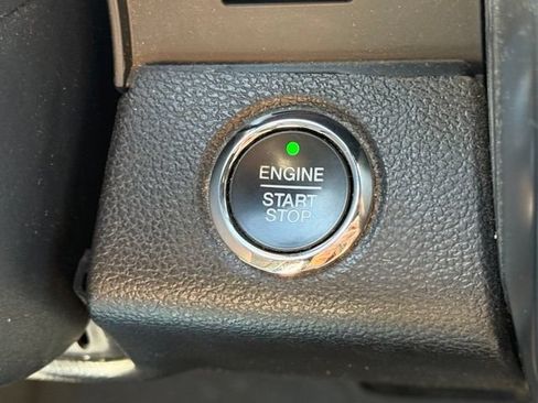 Used 2019 Ford F150 Lariat w/ Equipment Group 502A Luxury AWD/4WD image 22