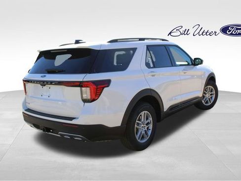 New 2026 Ford Explorer Active w/ Active Comfort Package image 3