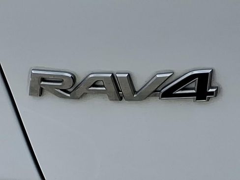 Used 2020 Toyota RAV4 XLE image 11