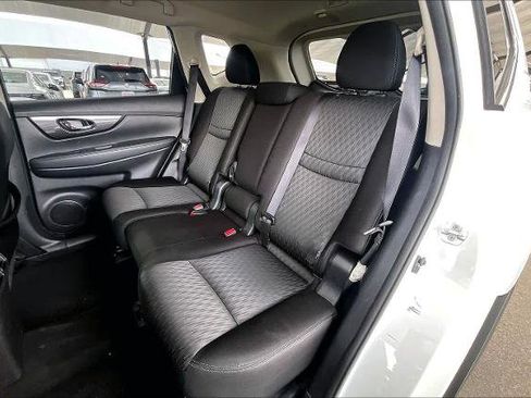 Certified 2019 Nissan Rogue SV image 19