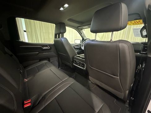 Certified 2025 GMC Sierra 1500 SLT w/ SLT Convenience Package image 23