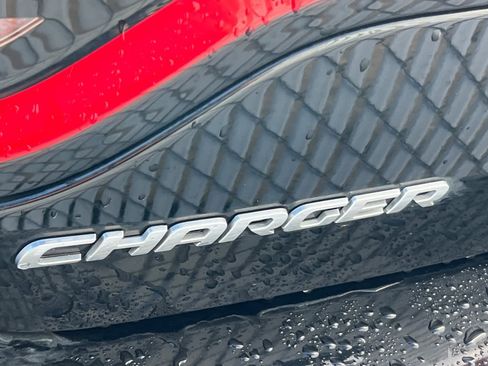Used 2020 Dodge Charger SXT image 7