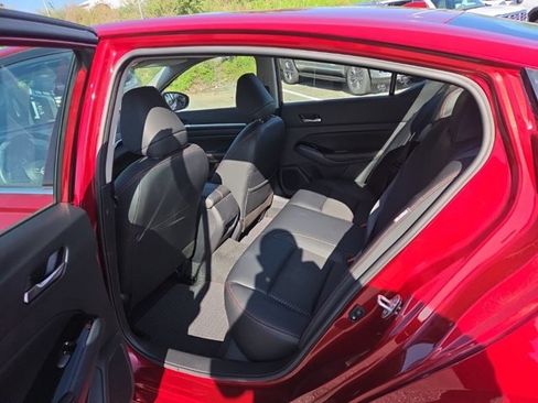 Used 2023 Nissan Altima 2.5 SR FWD image 11