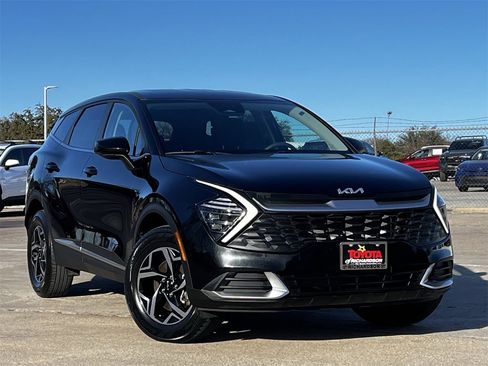 Used 2024 Kia Sportage LX image 2