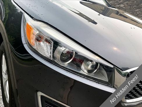 Used 2017 Kia Sorento AWD image 23