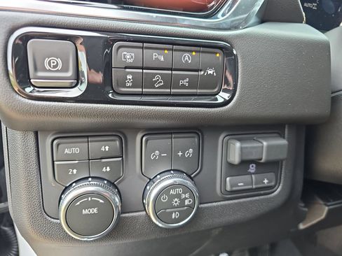 New 2026 GMC Yukon Elevation w/ Elevation Premium Package AWD/4WD image 27