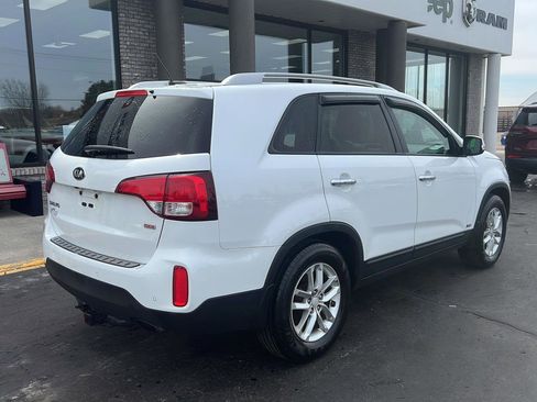Used 2015 Kia Sorento LX image 3