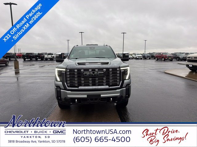 Used 2024 GMC Sierra 2500 Denali Ultimate AWD/4WD image 3