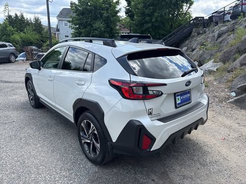 Used 2024 Subaru Crosstrek 2.0i Premium AWD/4WD image 4