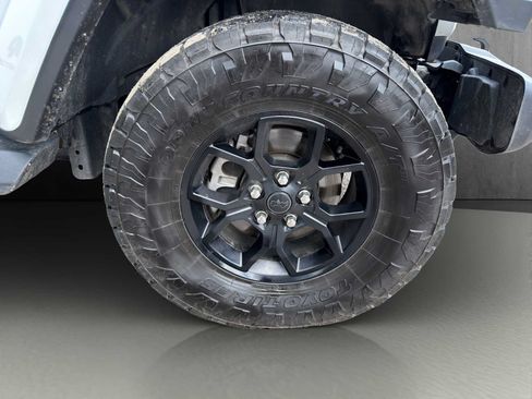 Used 2025 Jeep Gladiator Sport AWD/4WD image 25