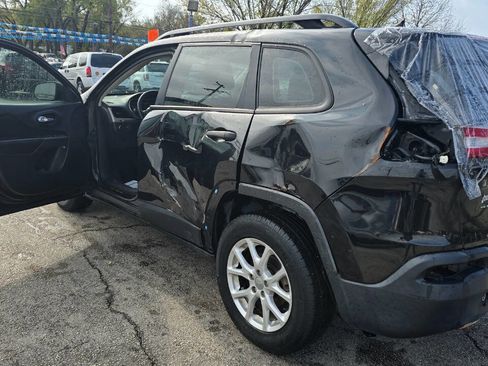 Used 2015 Jeep Cherokee Sport w/ Sport Appearance Group image 10