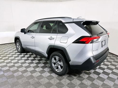Used 2022 Toyota RAV4 XLE image 5