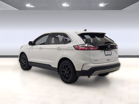 Used 2024 Ford Edge SEL image 2