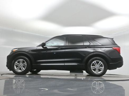 Certified 2022 Ford Explorer XLT image 8