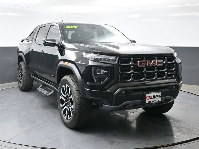 Used 2025 GMC Canyon AT4 w/ Nightfall Edition AWD/4WD image 7