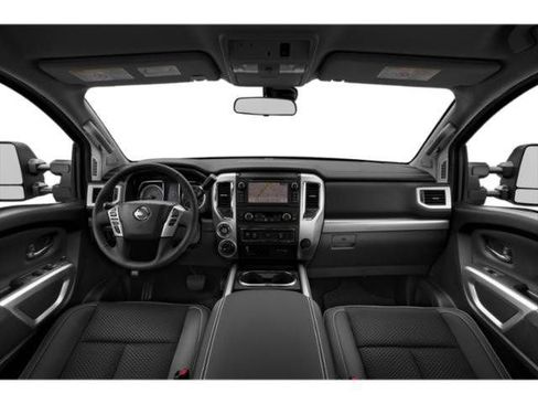 Used 2019 Nissan Titan PRO-4X w/ Pro-4x Convenience Package AWD/4WD image 11
