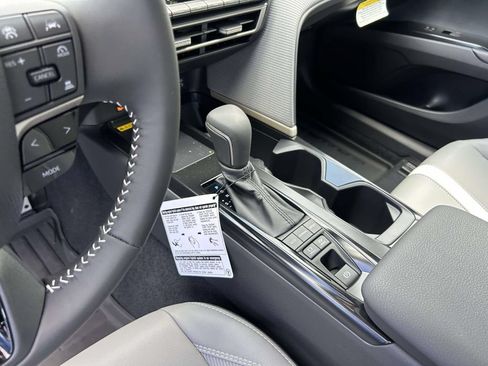 New 2026 Toyota Camry Hybrid FWD image 19