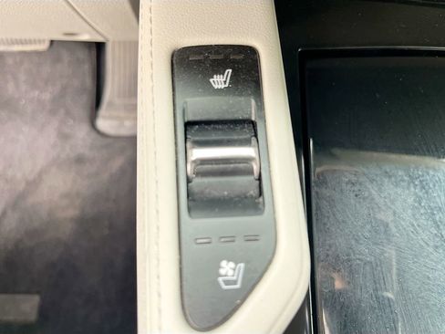 Used 2023 Kia Telluride EX w/ EX Captain's Chair Package FWD image 21