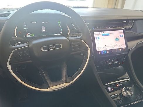 Used 2022 Jeep Grand Cherokee Limited 4xe w/ Luxury Tech Group II AWD/4WD image 6