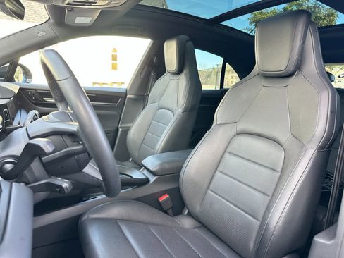 Used 2025 Porsche Macan 4S Electric image 5