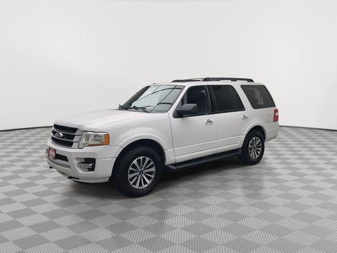 Used 2017 Ford Expedition XLT AWD/4WD image 35