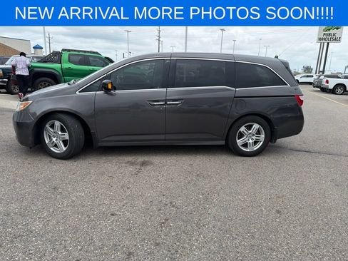 Used 2013 Honda Odyssey Touring image 3