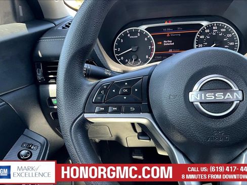 Used 2024 Nissan Sentra SV FWD image 11