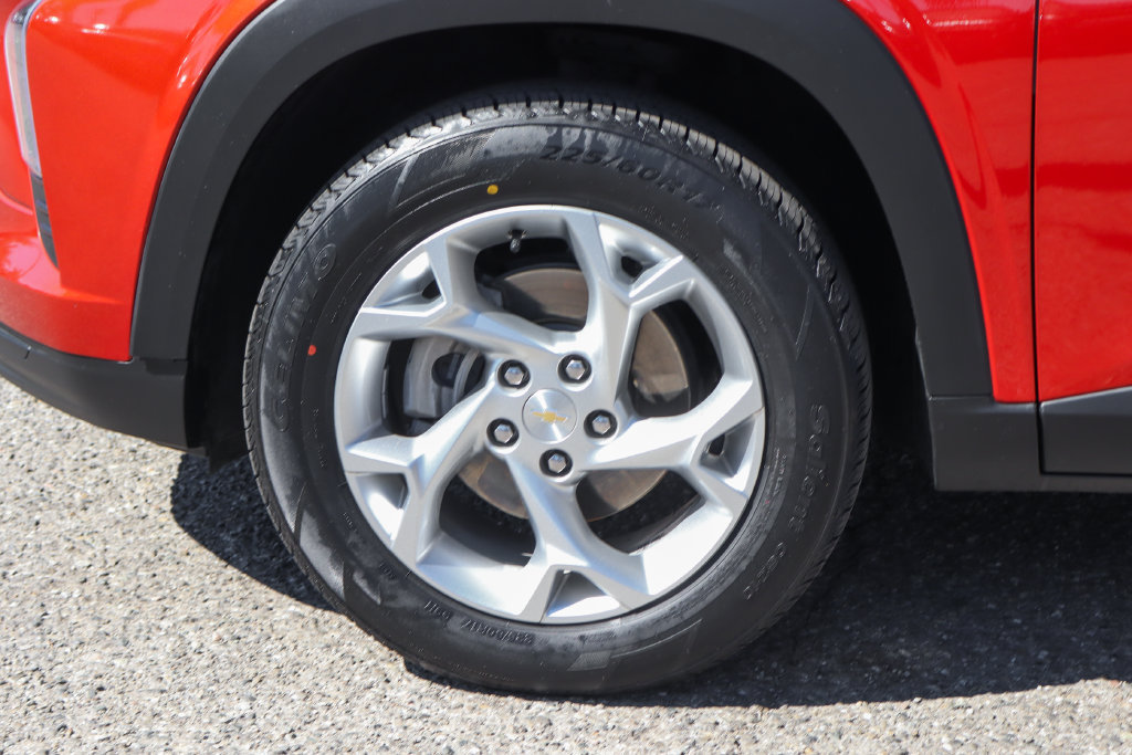 Used 2024 Chevrolet Trax LS w/ LS Convenience Package FWD image 45