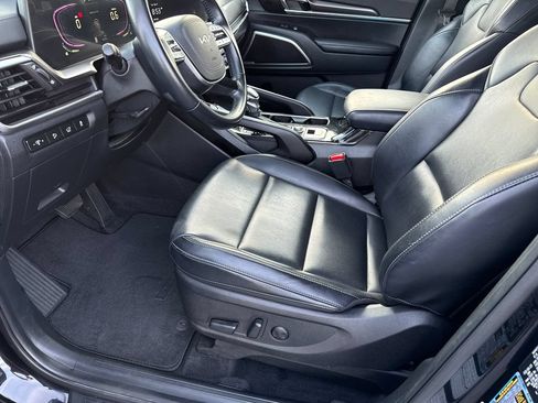 Used 2025 Kia Telluride S AWD/4WD image 16