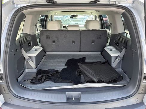 Used 2024 Hyundai Santa Fe Limited FWD image 18