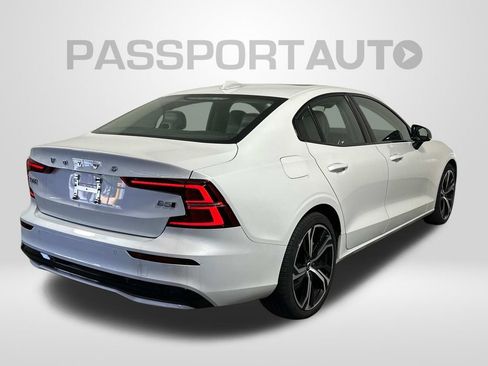 Used 2024 Volvo S60 B5 Core image 5