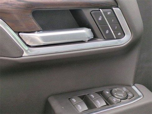 New 2025 GMC Sierra 1500 SLT image 24